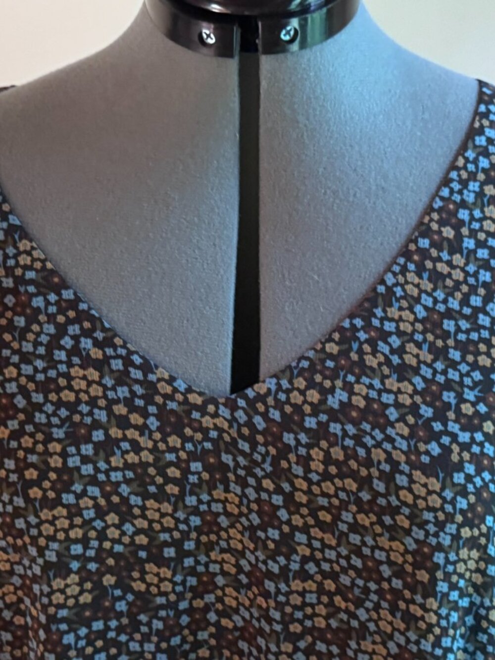 CAbi flowing dress size large - Picture 5 of 7